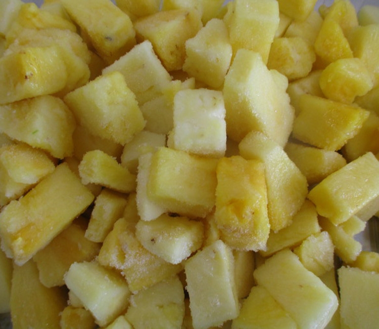 Piña troceada